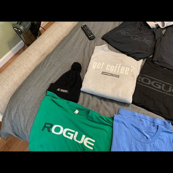 Workout clothes bundle - Picture 3 of 5